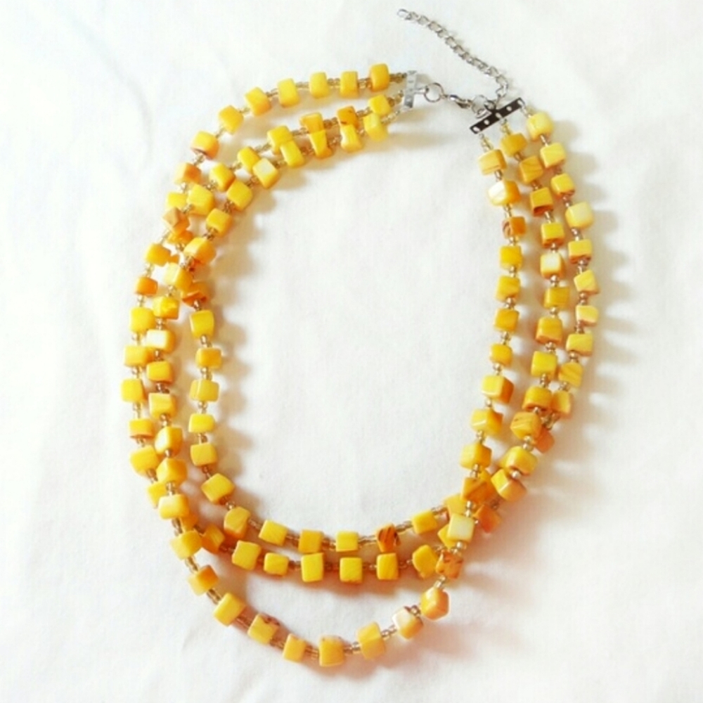 🎉3/$20 🆕️ Yellow Three Strand Statement Necklace